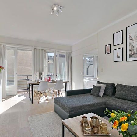 Huswell - Stylish Apartment At The Zeedijk Of Knokke エクステリア 写真