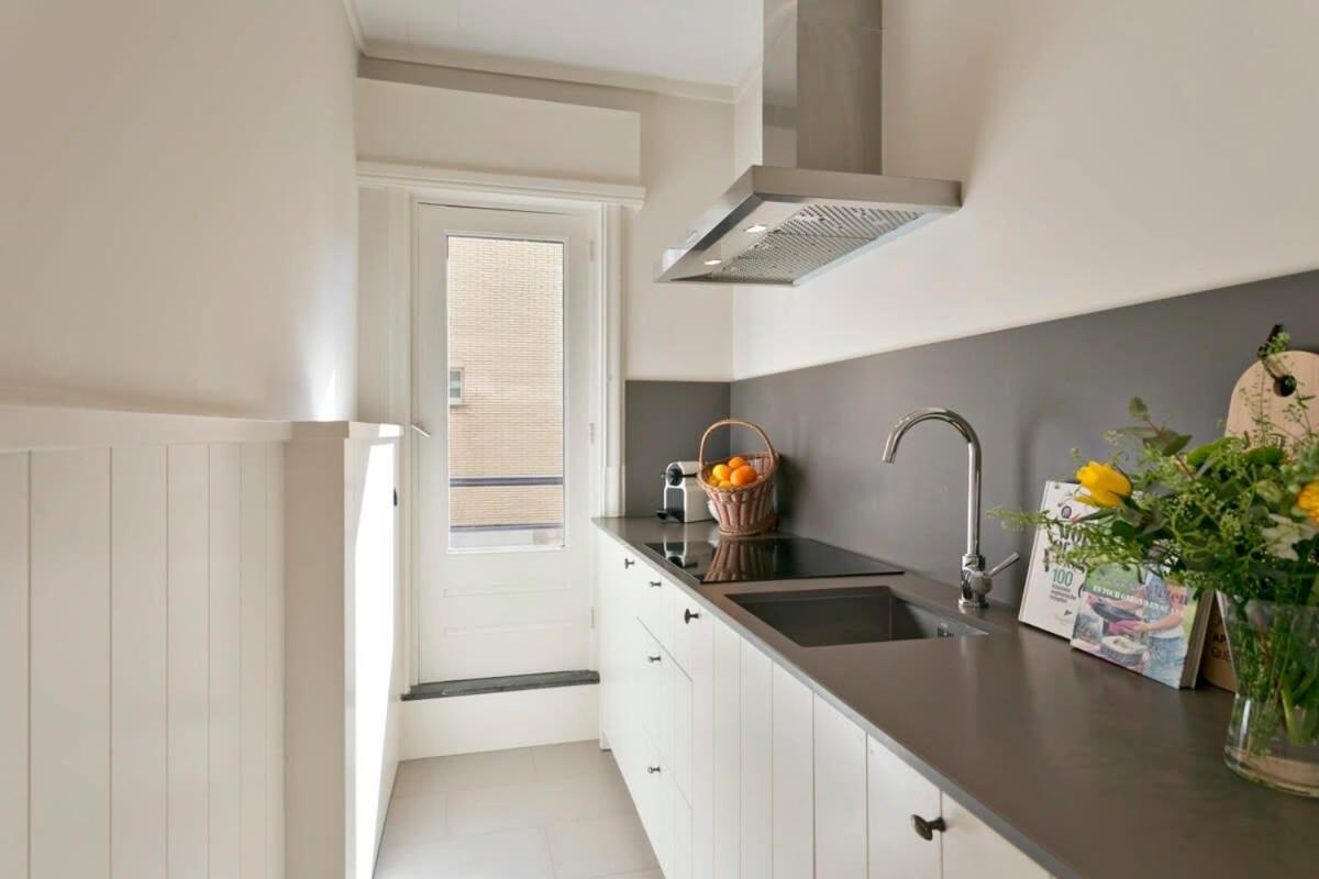 Huswell - Stylish Apartment At The Zeedijk Of Knokke エクステリア 写真