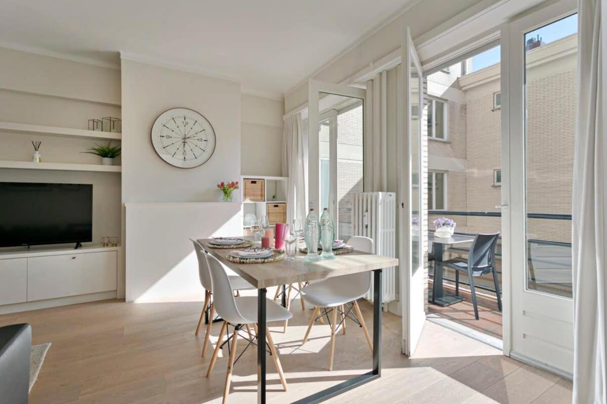 Huswell - Stylish Apartment At The Zeedijk Of Knokke エクステリア 写真